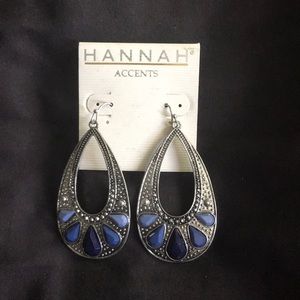 3/30$ HANNAH ACCENTS pierced silver tone blue stone oval earrings Brand New